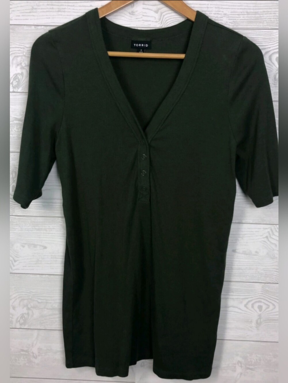2X Torrid Women's Ribbed Curved Henley Elbow Sleeve Top Olive Green V Neck Shirt